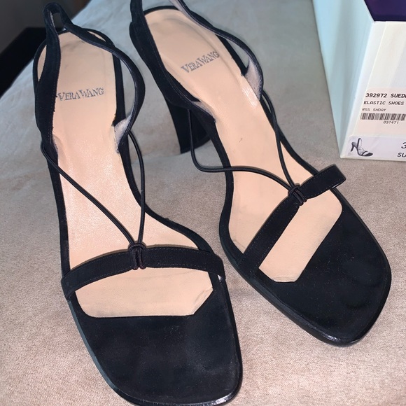 Vera Wang Suede/Elastic heels - Picture 1 of 3